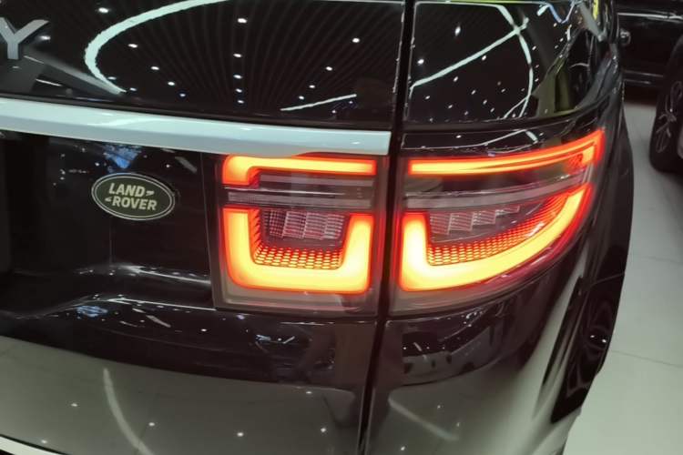 Used Land Rover Discovery Sport New Energy 2021 P300e Performance Tech Edition Right Rear Taillight