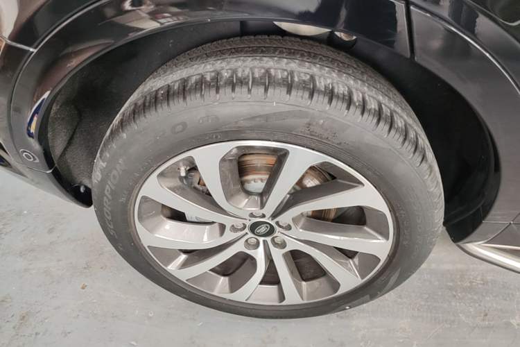 Used Land Rover Discovery Sport New Energy 2021 P300e Performance Tech Edition Right Rear Wheel Hub