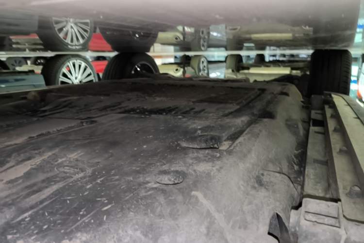 Used Land Rover Discovery Sport New Energy 2021 P300e Performance Tech Edition Right Side Sill