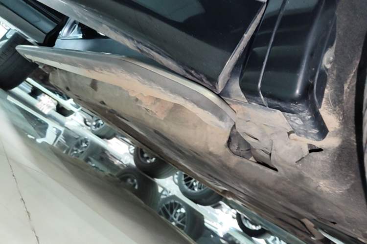 Used Land Rover Discovery Sport New Energy 2021 P300e Performance Tech Edition Right Side Sill