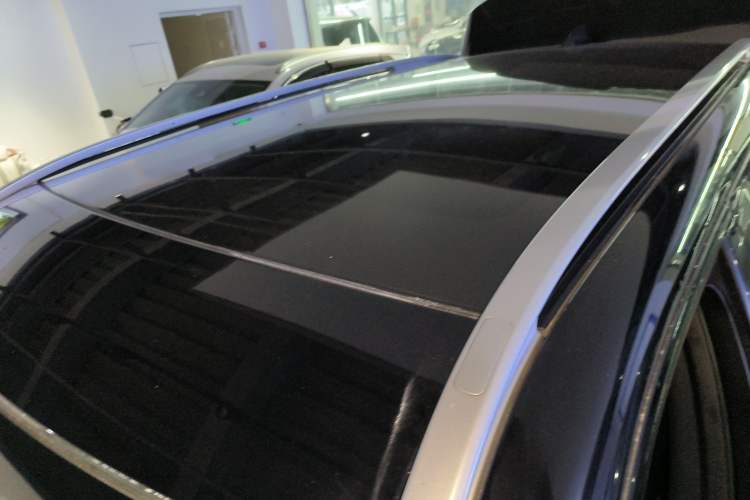 Used Land Rover Discovery Sport New Energy 2021 P300e Performance Tech Edition Roof