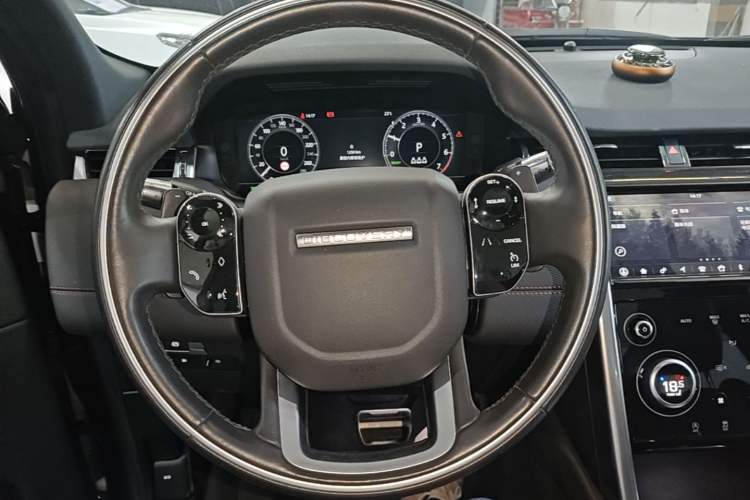Used Land Rover Discovery Sport New Energy 2021 P300e Performance Tech Edition Steering Wheel