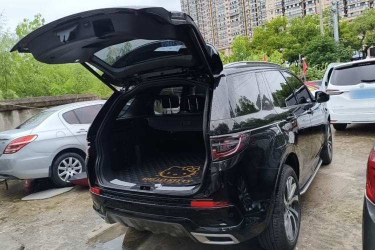 Used Land Rover Discovery Sport New Energy 2021 P300e Performance Tech Edition Trunk