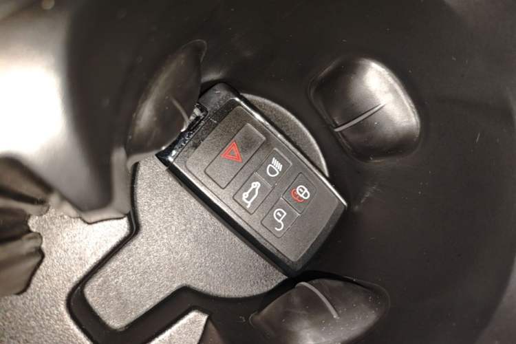 Used Land Rover Discovery Sport New Energy 2021 P300e Performance Tech Edition Vehicle Key