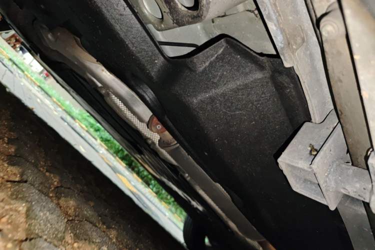 Used Land Rover Discovery Sport New Energy 2021 P300e Performance Tech Edition Chassis Front Left