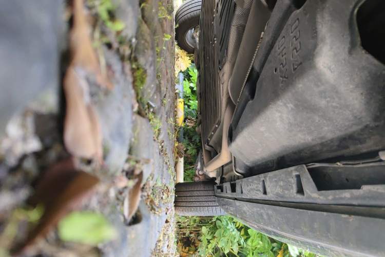 Used Land Rover Discovery Sport New Energy 2021 P300e Performance Tech Edition Chassis Front Left