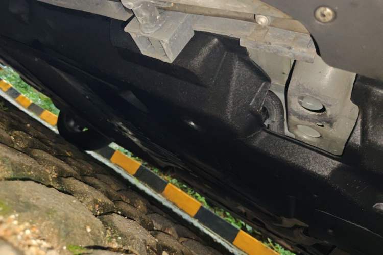 Used Land Rover Discovery Sport New Energy 2021 P300e Performance Tech Edition Chassis Front Right