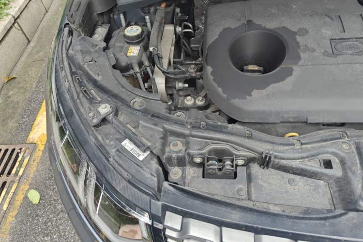 Used Land Rover Discovery Sport New Energy 2021 P300e Performance Tech Edition Engine Bay Right
