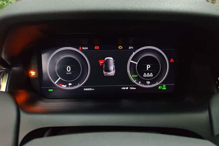 Used Land Rover Discovery Sport New Energy 2021 P300e Performance Tech Edition Instrument Cluster