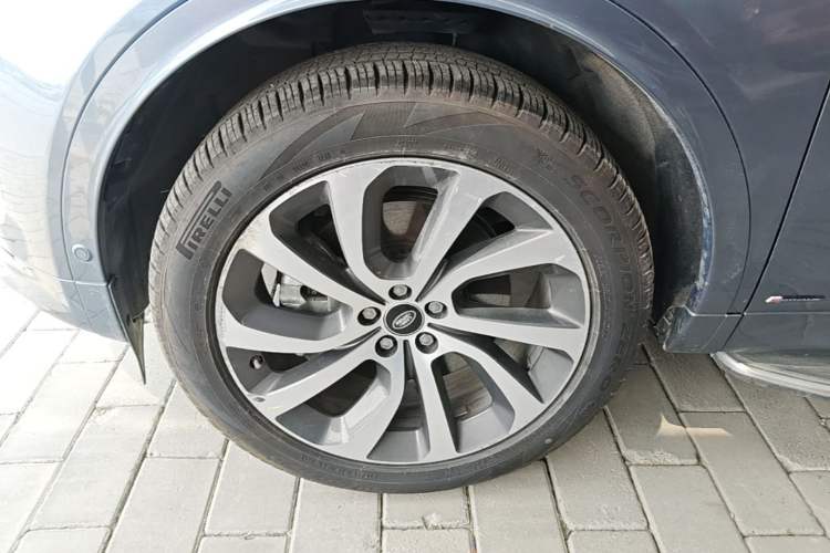 Used Land Rover Discovery Sport New Energy 2021 P300e Performance Tech Edition Left Front Wheel Hub