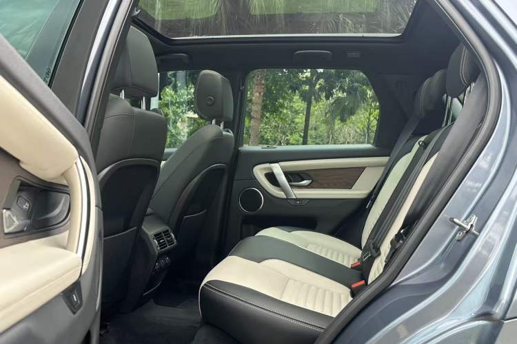 Used Land Rover Discovery Sport New Energy 2021 P300e Performance Tech Edition Left Rear Seat