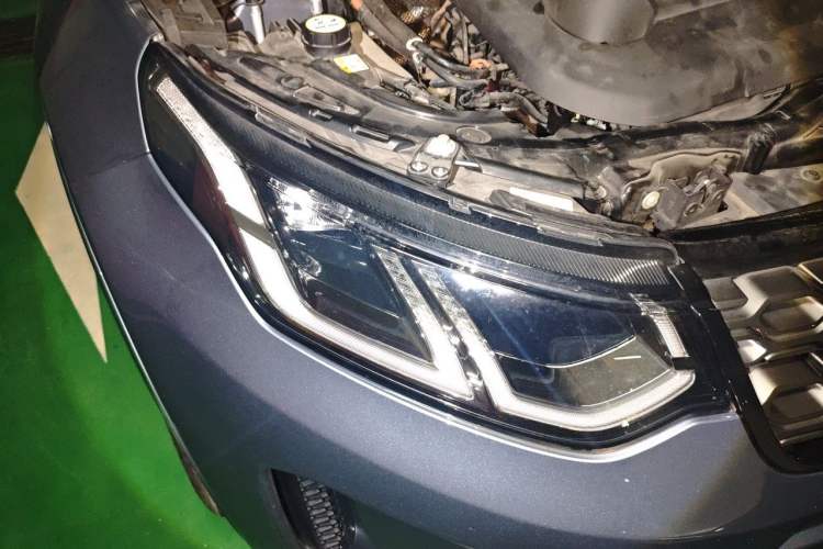 Used Land Rover Discovery Sport New Energy 2021 P300e Performance Tech Edition Right Front Headlight