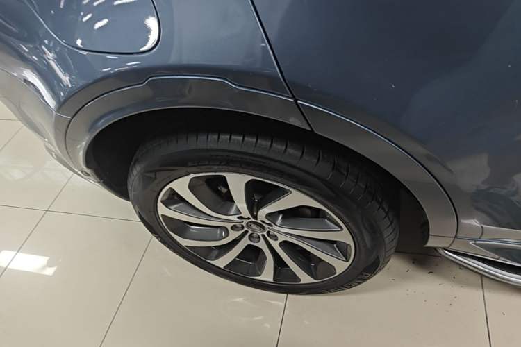 Used Land Rover Discovery Sport New Energy 2021 P300e Performance Tech Edition Right Rear Wheel Hub