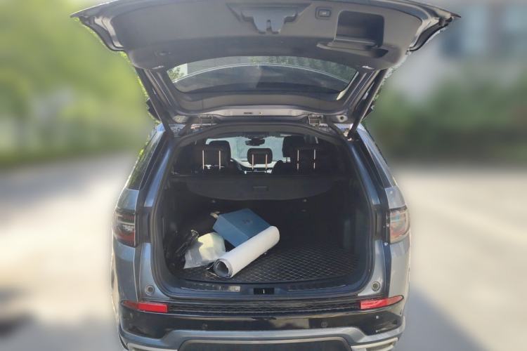 Used Land Rover Discovery Sport New Energy 2021 P300e Performance Tech Edition Trunk