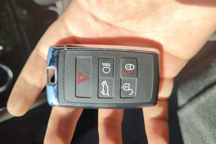 Used Land Rover Discovery Sport New Energy 2021 P300e Performance Tech Edition Vehicle Key