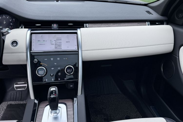 Used Land Rover Discovery Sport New Energy 2021 P300e Performance Tech Edition Audio And AC Panel