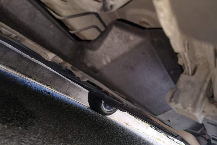 Used Land Rover Discovery Sport New Energy 2021 P300e Performance Tech Edition Chassis Front Left