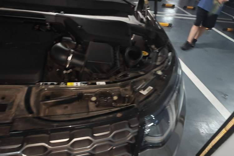 Used Land Rover Discovery Sport New Energy 2021 P300e Performance Tech Edition Engine Bay Left