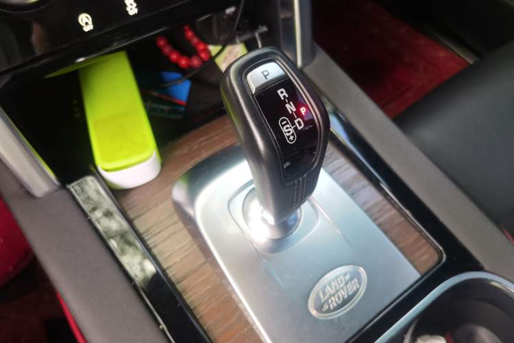Used Land Rover Discovery Sport New Energy 2021 P300e Performance Tech Edition Gear Lever