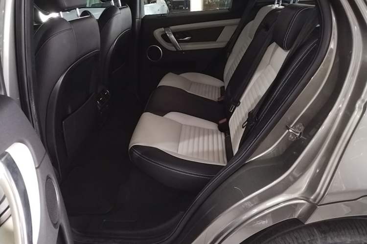 Used Land Rover Discovery Sport New Energy 2021 P300e Performance Tech Edition Left Rear Seat