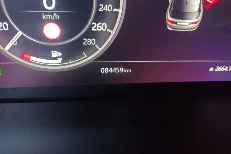 Used Land Rover Discovery Sport New Energy 2021 P300e Performance Tech Edition Odometer Close Up