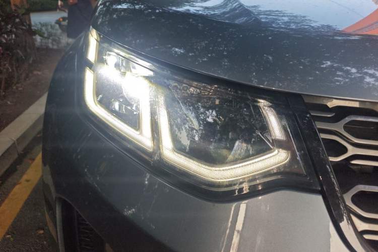 Used Land Rover Discovery Sport New Energy 2021 P300e Performance Tech Edition Right Front Headlight