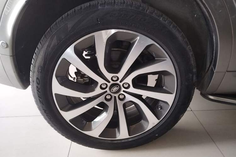Used Land Rover Discovery Sport New Energy 2021 P300e Performance Tech Edition Right Rear Wheel Hub
