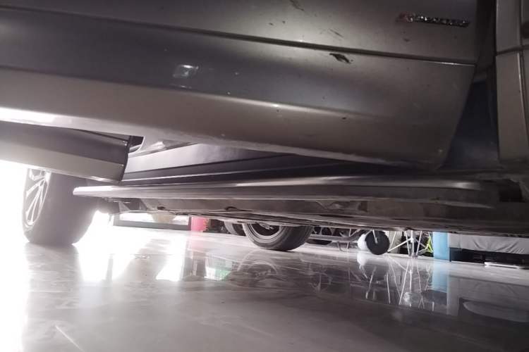 Used Land Rover Discovery Sport New Energy 2021 P300e Performance Tech Edition Right Side Sill