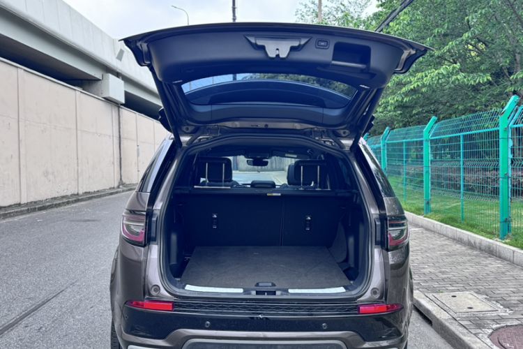 Used Land Rover Discovery Sport New Energy 2021 P300e Performance Tech Edition Trunk