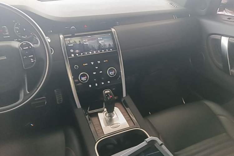 Used Land Rover Discovery Sport New Energy 2021 P300e Performance Tech Edition Audio And AC Panel