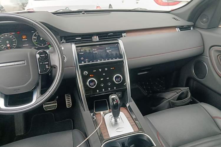 Used Land Rover Discovery Sport New Energy 2021 P300e Performance Tech Edition Audio And AC Panel