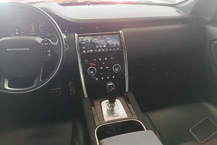 Used Land Rover Discovery Sport New Energy 2021 P300e Performance Tech Edition Audio And AC Panel