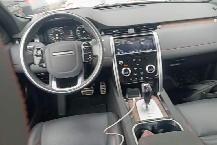 Used Land Rover Discovery Sport New Energy 2021 P300e Performance Tech Edition Center Console