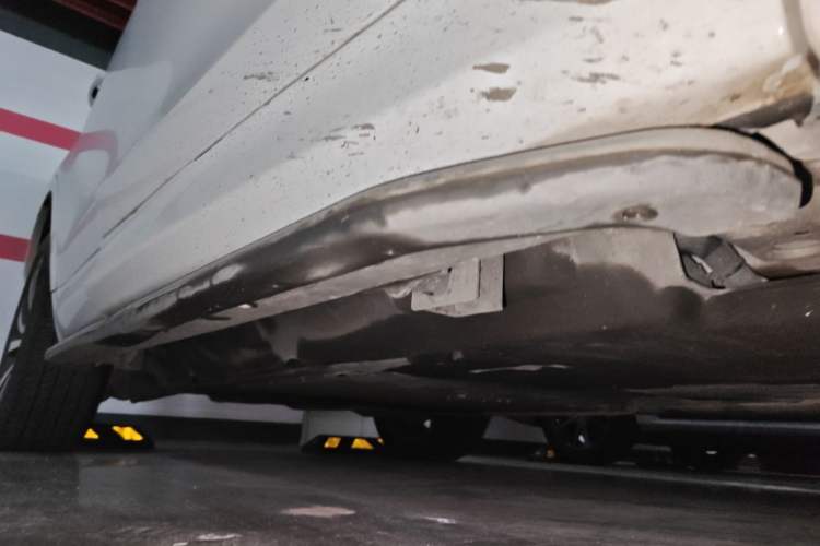 Used Land Rover Discovery Sport New Energy 2021 P300e Performance Tech Edition Chassis Front Right