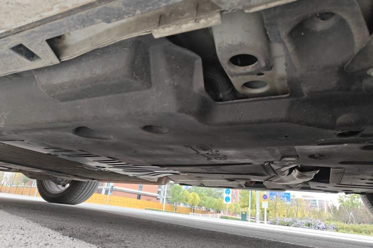 Used Land Rover Discovery Sport New Energy 2021 P300e Performance Tech Edition Chassis Front Right