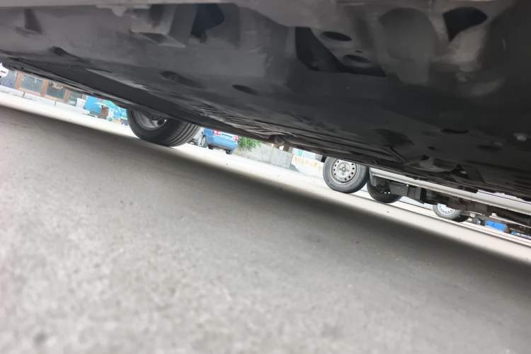 Used Land Rover Discovery Sport New Energy 2021 P300e Performance Tech Edition Chassis Front Right