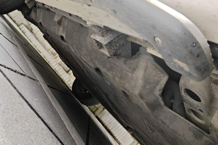 Used Land Rover Discovery Sport New Energy 2021 P300e Performance Tech Edition Chassis Front Right