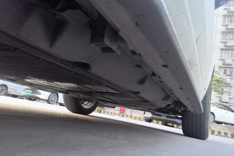 Used Land Rover Discovery Sport New Energy 2021 P300e Performance Tech Edition Chassis Rear Right
