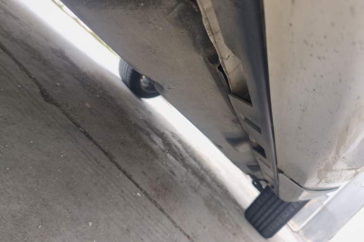 Used Land Rover Discovery Sport New Energy 2021 P300e Performance Tech Edition Chassis Rear Right