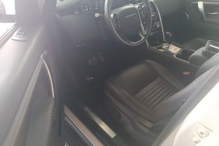 Used Land Rover Discovery Sport New Energy 2021 P300e Performance Tech Edition Driver Seat