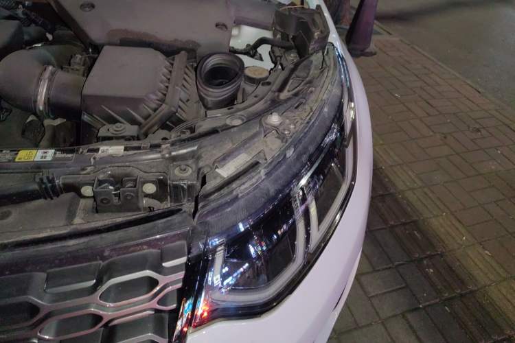 Used Land Rover Discovery Sport New Energy 2021 P300e Performance Tech Edition Engine Bay Left