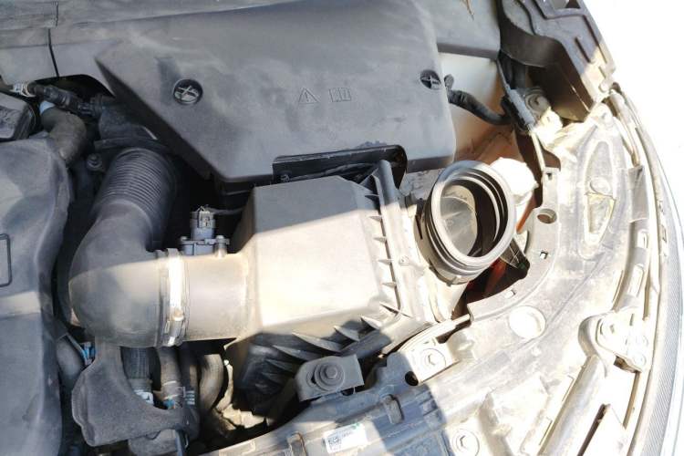 Used Land Rover Discovery Sport New Energy 2021 P300e Performance Tech Edition Engine Bay Left