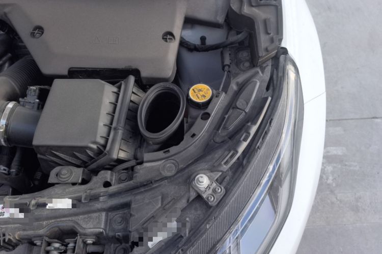 Used Land Rover Discovery Sport New Energy 2021 P300e Performance Tech Edition Engine Bay Left