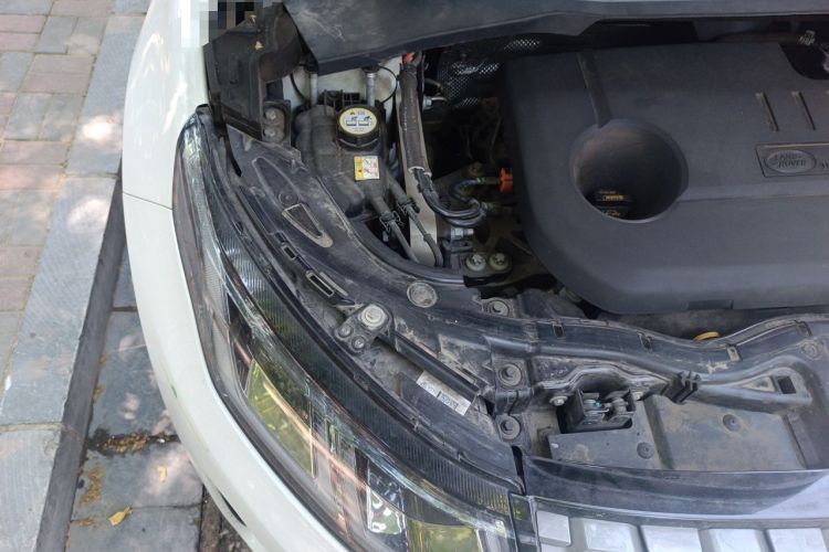 Used Land Rover Discovery Sport New Energy 2021 P300e Performance Tech Edition Engine Bay Right