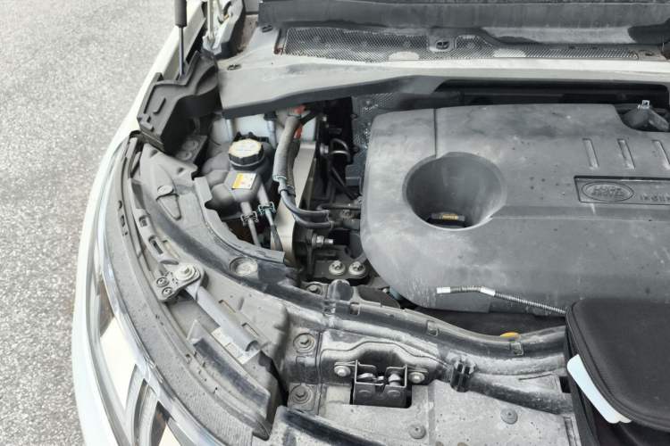 Used Land Rover Discovery Sport New Energy 2021 P300e Performance Tech Edition Engine Bay Right
