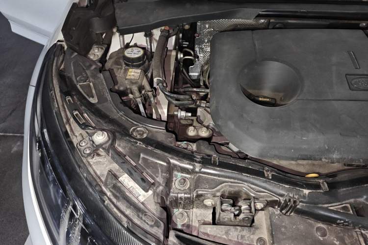 Used Land Rover Discovery Sport New Energy 2021 P300e Performance Tech Edition Engine Bay Right