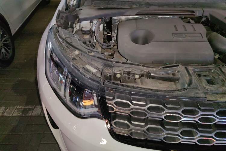 Used Land Rover Discovery Sport New Energy 2021 P300e Performance Tech Edition Engine Bay Right