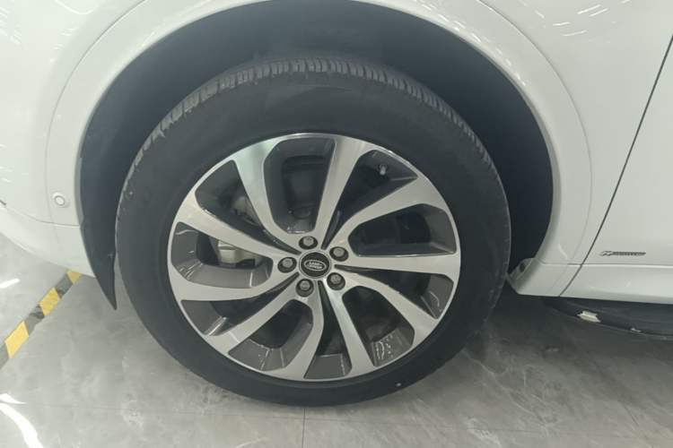 Used Land Rover Discovery Sport New Energy 2021 P300e Performance Tech Edition Exterior 4