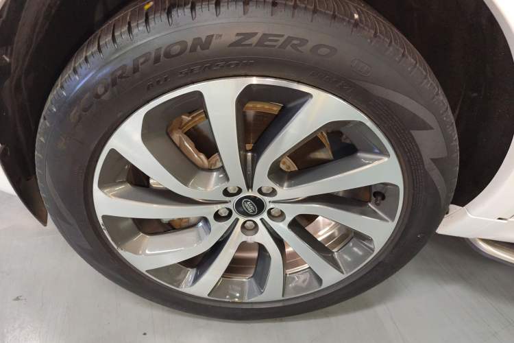 Used Land Rover Discovery Sport New Energy 2021 P300e Performance Tech Edition Exterior 4
