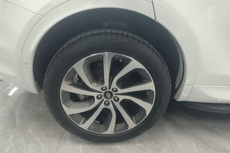 Used Land Rover Discovery Sport New Energy 2021 P300e Performance Tech Edition Exterior 5